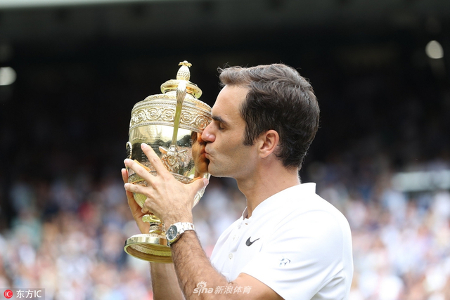 费德勒温网第8次捧起挑战者杯