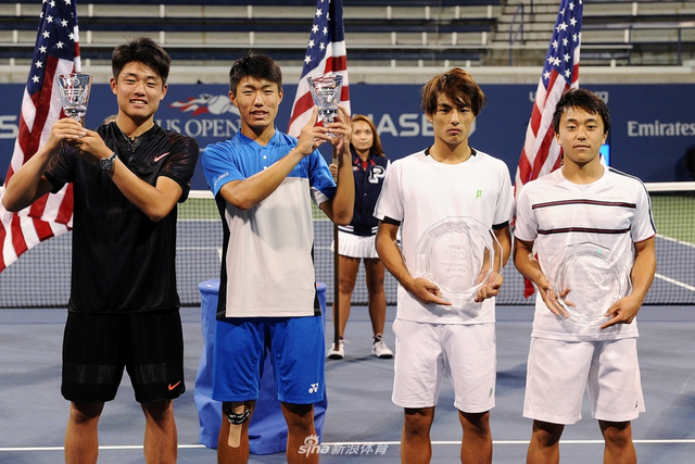 吴易昺成双冠王