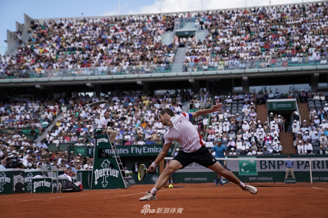 新浪直击法网纳达尔晋级16强