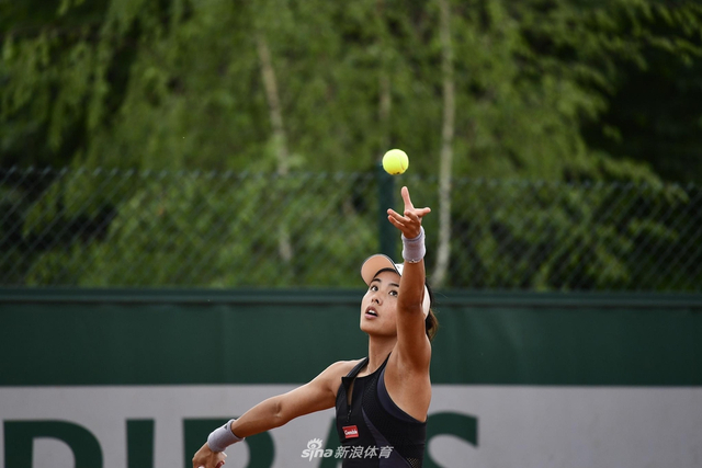 新浪直击法网王蔷晋级32强