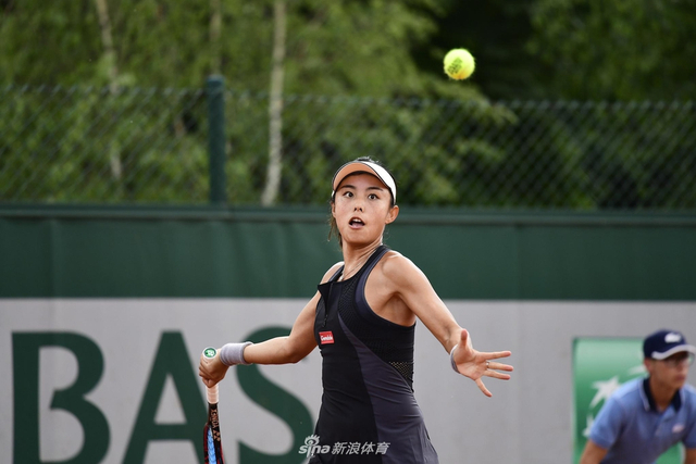 新浪直击法网王蔷晋级32强