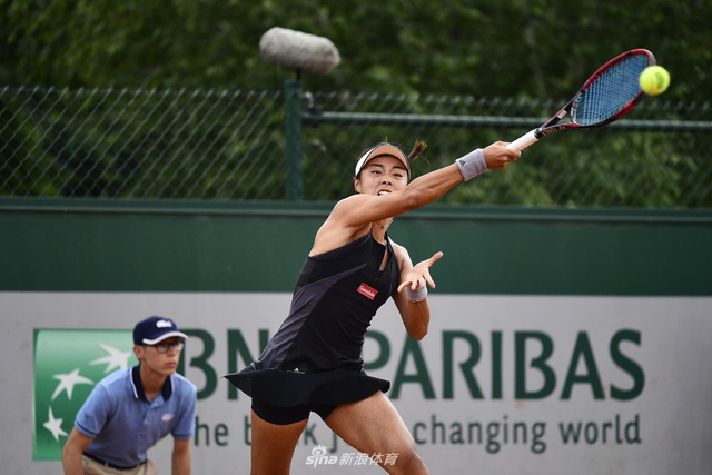 新浪直击法网王蔷晋级32强