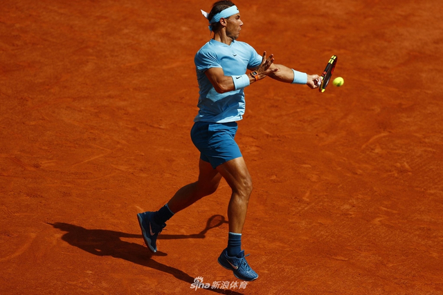 新浪直击法网纳达尔晋级16强
