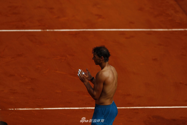 新浪直击法网纳达尔晋级16强