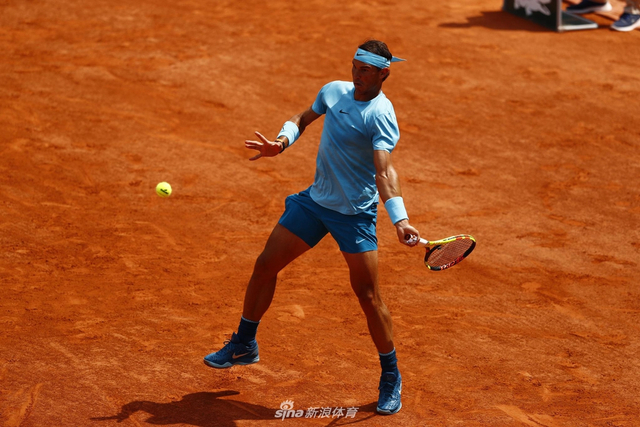 新浪直击法网纳达尔晋级16强