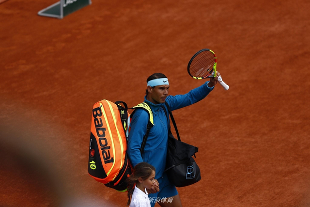 新浪直击法网纳达尔晋级16强