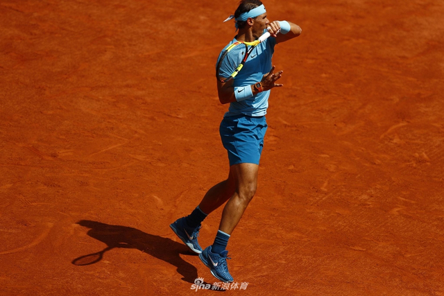 新浪直击法网纳达尔晋级16强