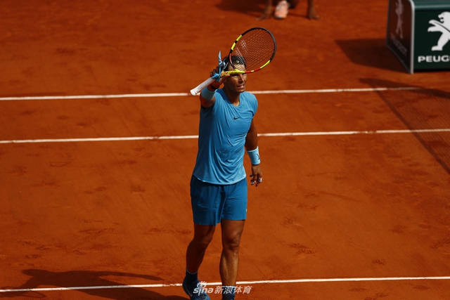 新浪直击法网纳达尔晋级16强