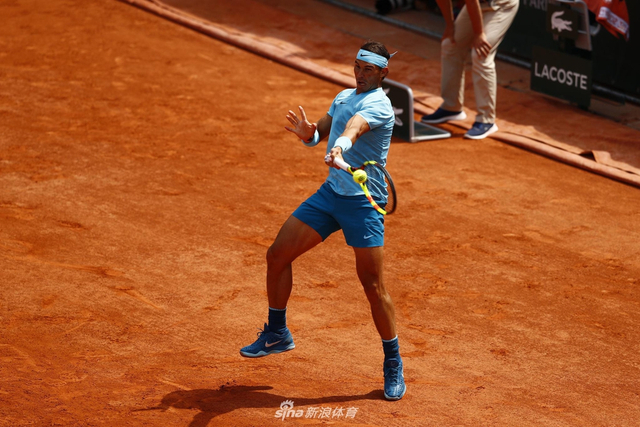 新浪直击法网纳达尔晋级16强