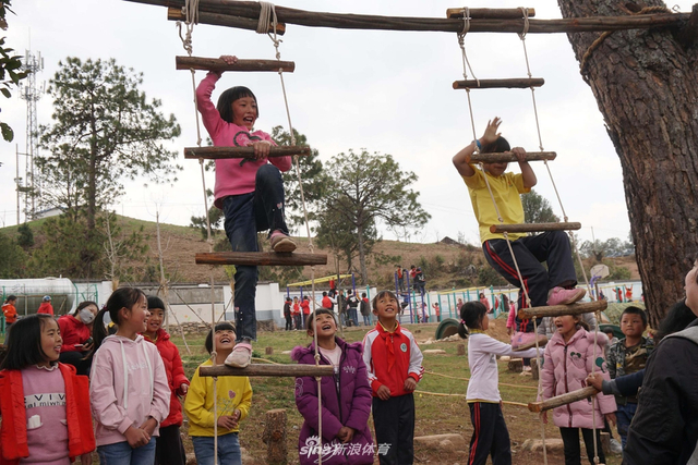 户外游乐区攀爬梯