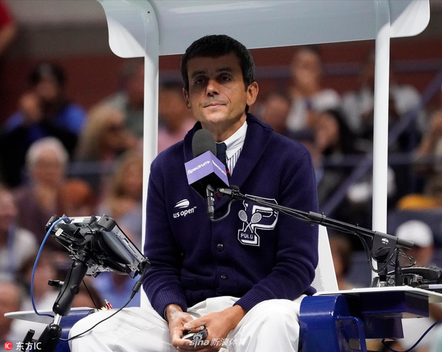 美网决赛小威与主裁争吵被罚分