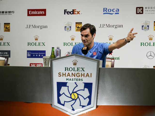 新浪直击费德勒出席上海赛发布会