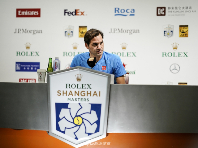 新浪直击费德勒出席上海赛发布会
