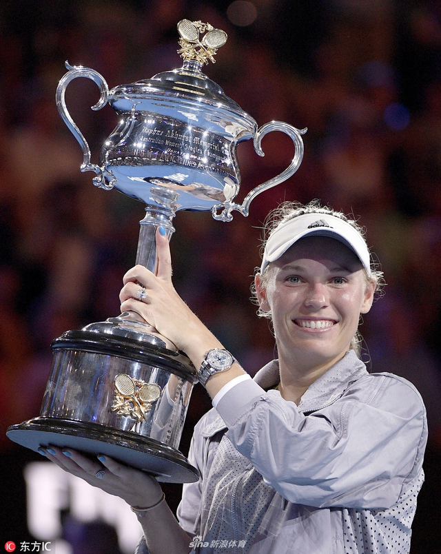 新浪直击澳网女单颁奖仪式