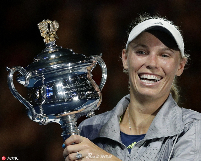 新浪直击澳网女单颁奖仪式