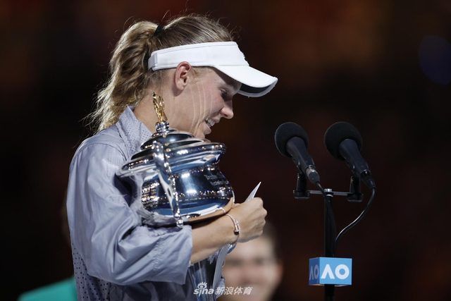 新浪直击澳网女单颁奖仪式