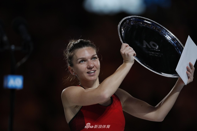 新浪直击澳网女单颁奖仪式