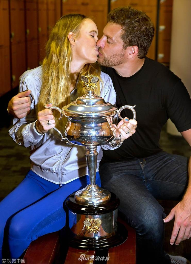 新浪直击澳网女单颁奖仪式