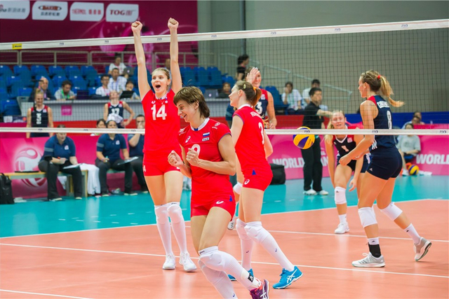 俄罗斯队庆祝得分