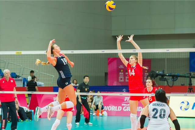 女排大奖赛美国3-2俄罗斯