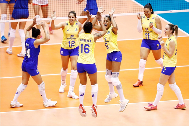 仙台站巴西女排3-0塞尔维亚