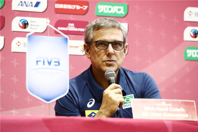 吉马良斯出席发布会