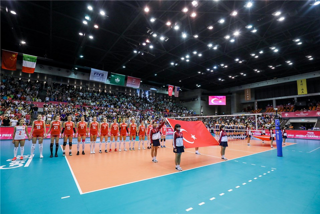 土耳其女排手拉手