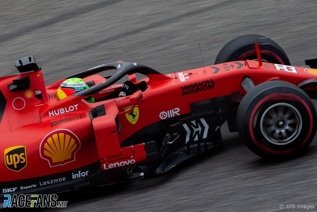 米克-舒马赫驾驶法拉利赛车进行了首次f1测试.