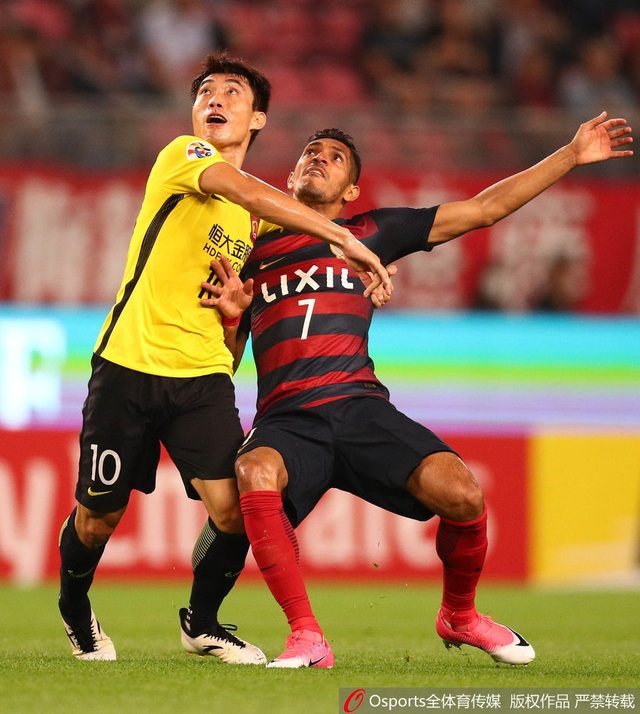 郑智与对方肉搏