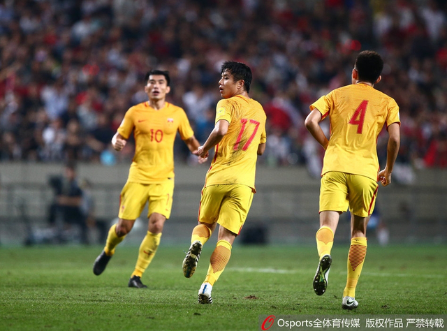 首战遗憾输给韩国