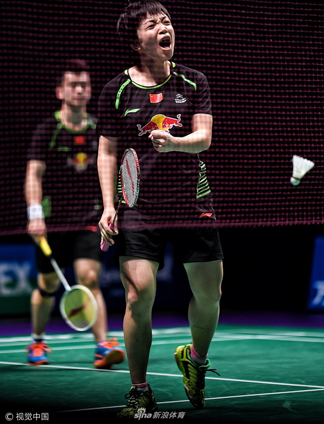 混双郑思维/陈清晨庆祝