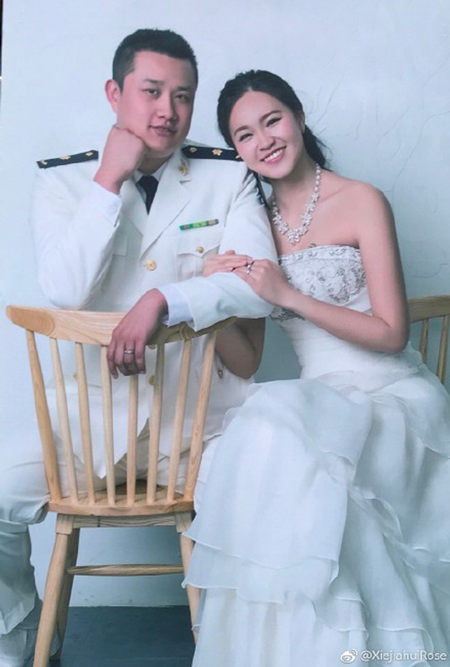 7           6月16日,中国花样游泳名将黄雪辰与游泳运动员王普东