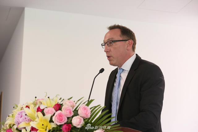 NHL波士顿棕熊冰球队球迷见面会举行