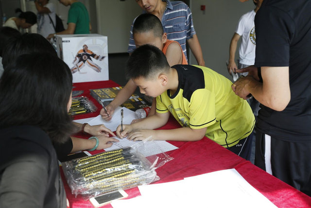 波士顿棕熊球迷见面会举行