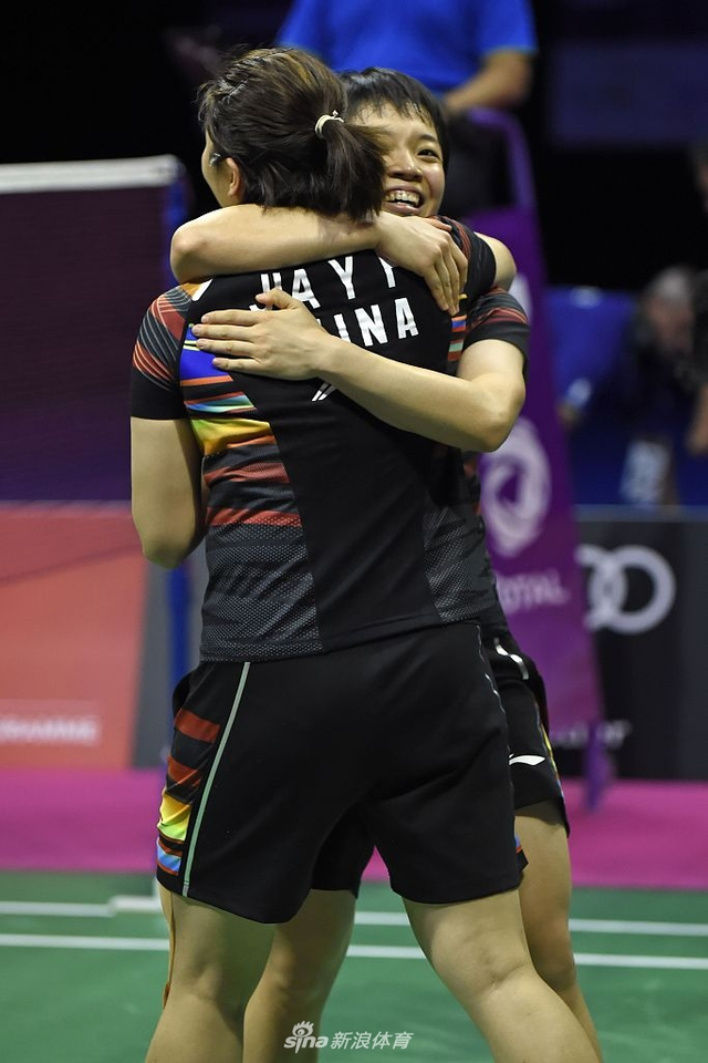 羽球世锦赛陈清晨/贾一凡女双夺冠