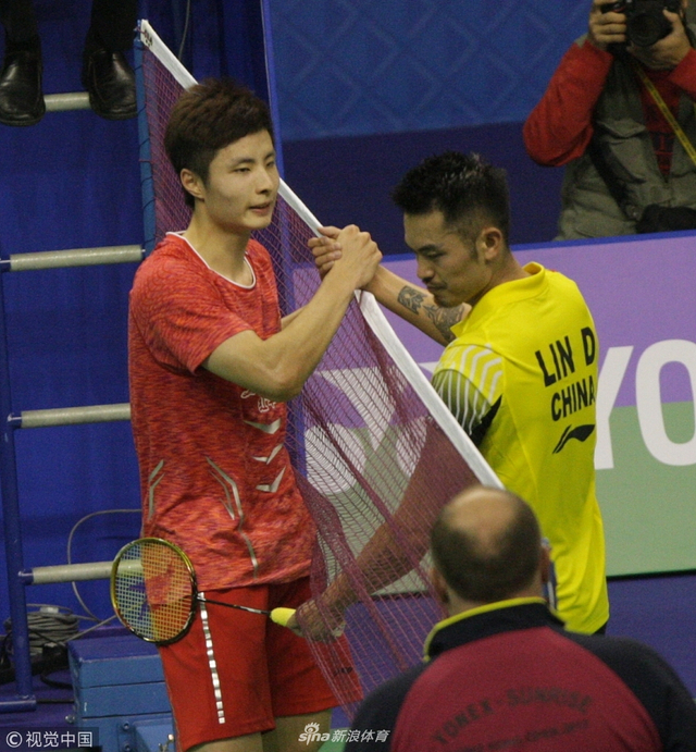 港羽赛林丹1-2石宇奇无缘四强 谢杏芳观战