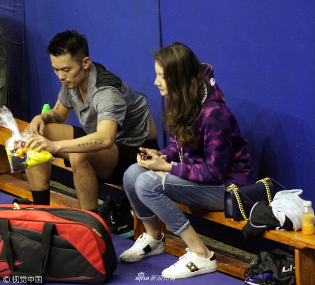 港羽赛林丹1-2石宇奇无缘四强 谢杏芳观战