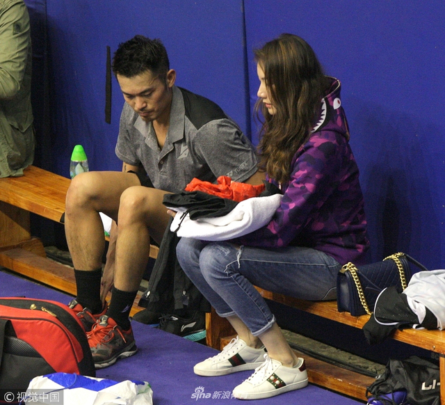 港羽赛林丹1-2石宇奇无缘四强 谢杏芳观战