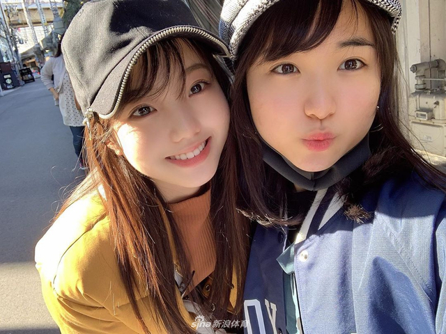 日本花滑女神晒闺蜜照 为伊藤美诚庆生