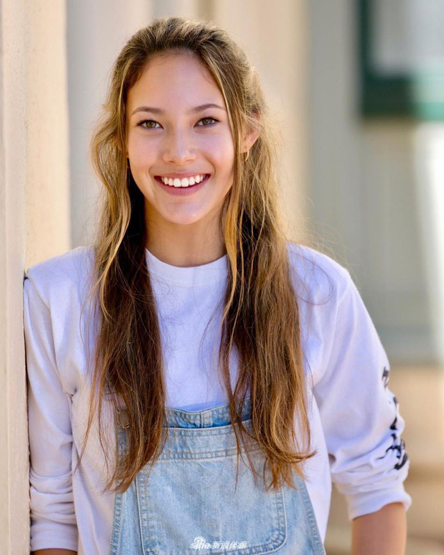 10/15在2019年新西兰冬季运动会上,15岁的中美混血美女谷爱凌以88.