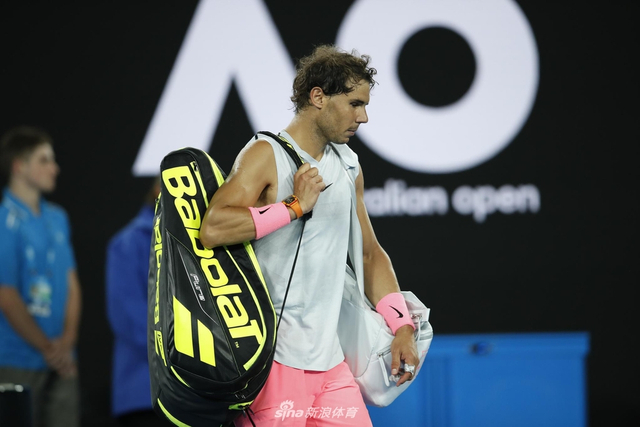 新浪直击澳网纳达尔因伤退赛