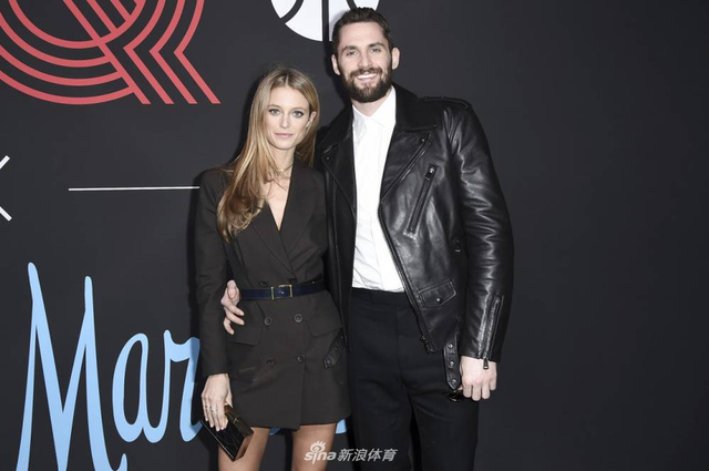 勒夫超模女友私房照大放送!清纯性感甜美可人!