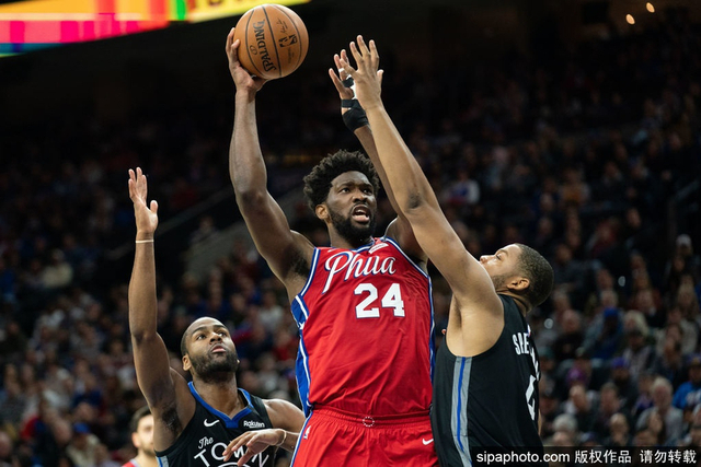 NBA赛程激战正酣 布克火力全开率队冲击季后赛