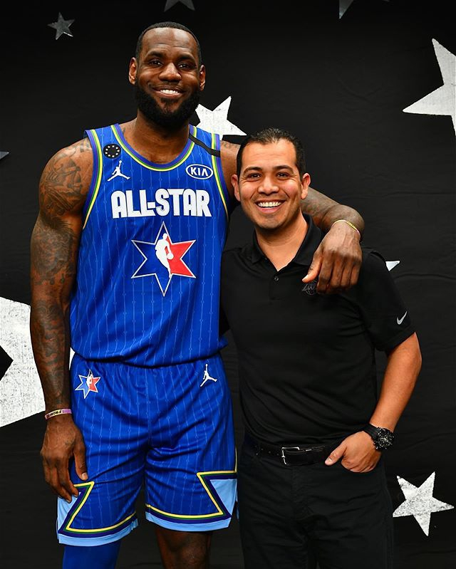 詹姆斯太阳背后的双重人生