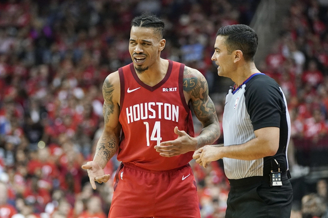 格林与裁判争论