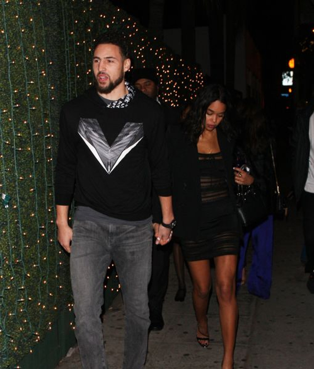 克莱正式公布恋情！首次公开晒与女友合照 甜蜜恩爱羡煞旁人