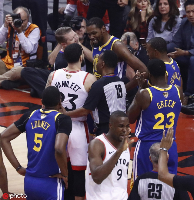 [NBA总决赛G5]勇士106-105险胜猛龙