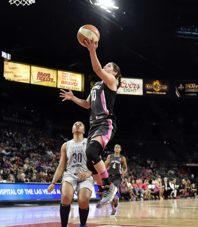 拉塞尔女友曝光！对方是WNBA状元秀 身材球技都完美的漂亮学姐