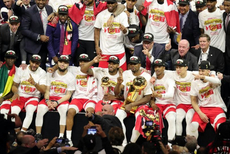 美国篮球史最惨一年！丢世界冠军！连NBA总冠军和MVP都被外人拿走