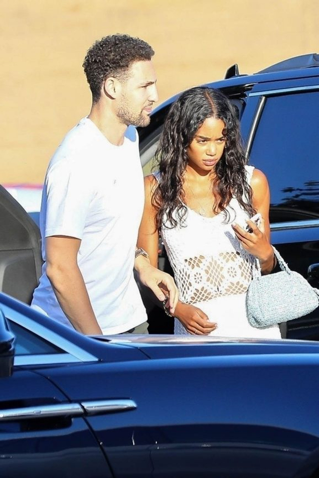 克莱正式公布恋情！首次公开晒与女友合照 甜蜜恩爱羡煞旁人